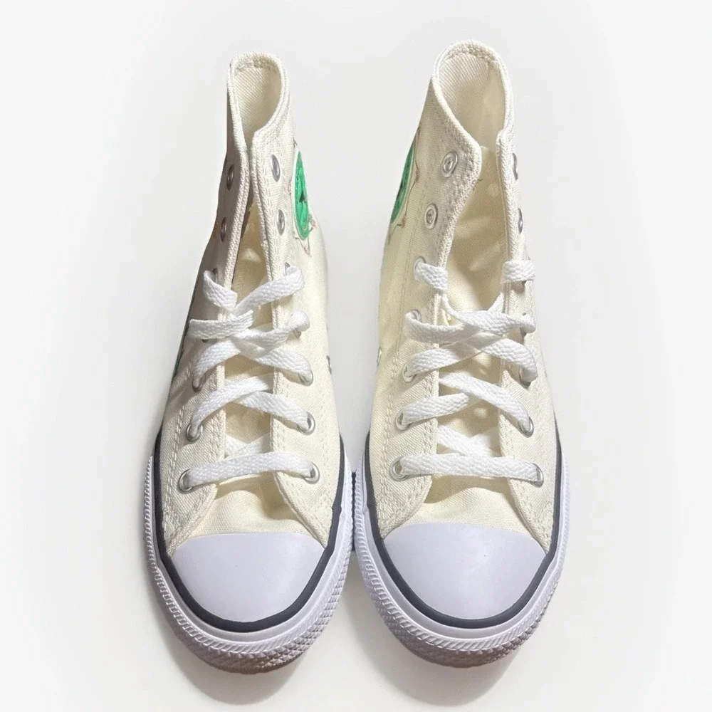 A14867F Converse Hi In Size 2.5 Youth